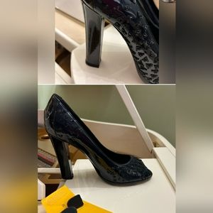 FENDI HEELED SHOES.